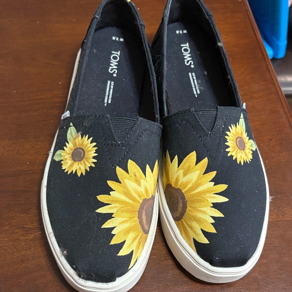 TOMS Black Sunflower Canvas Sneakers